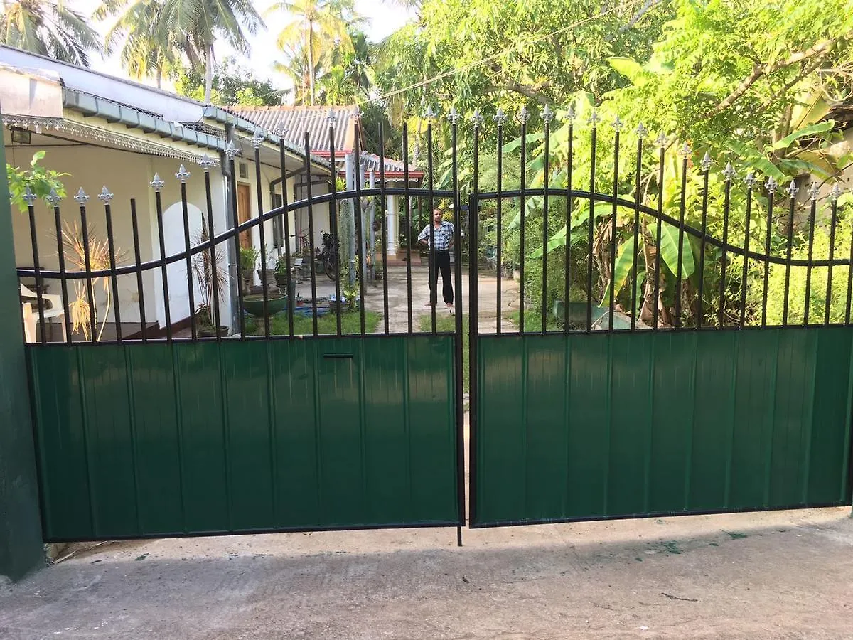 Yoga Home Negombo Hostel